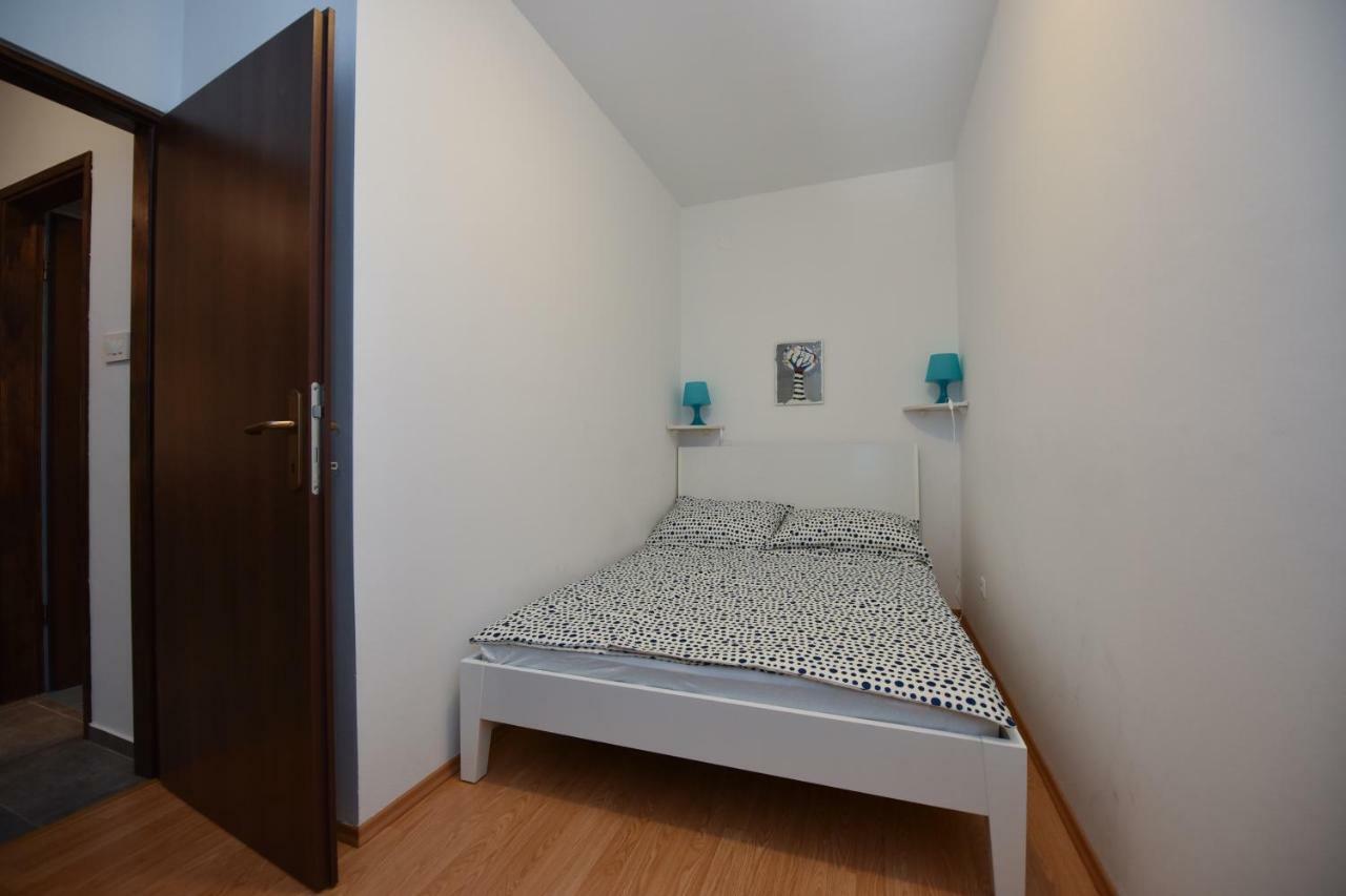Apartments Enya Новаля Екстер'єр фото