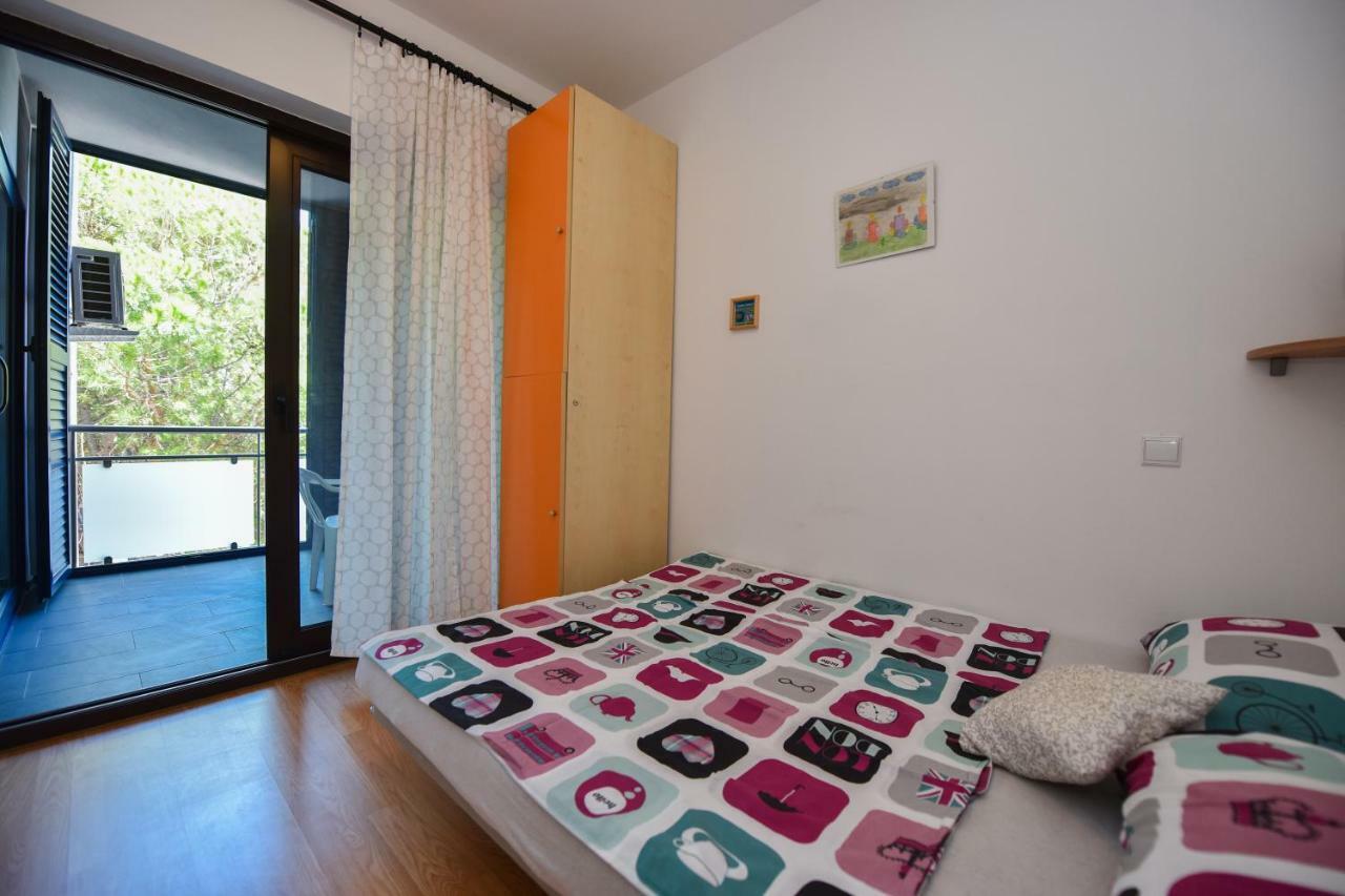 Apartments Enya Новаля Екстер'єр фото