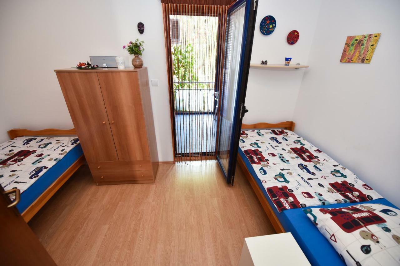 Apartments Enya Новаля Екстер'єр фото